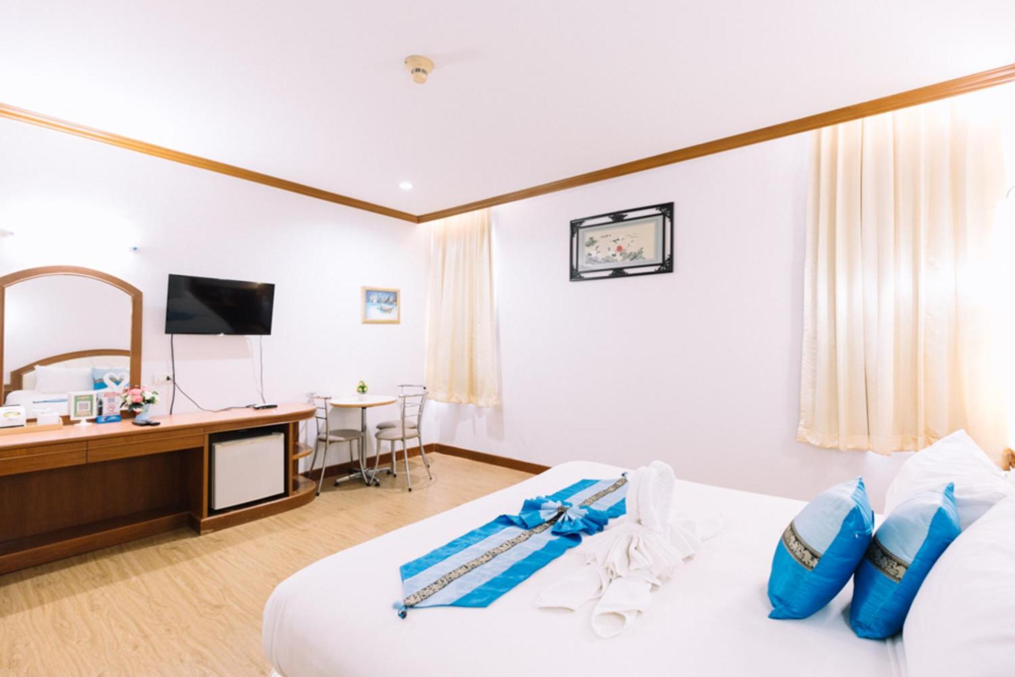 Chumphon Gardens Hotel Exterior photo