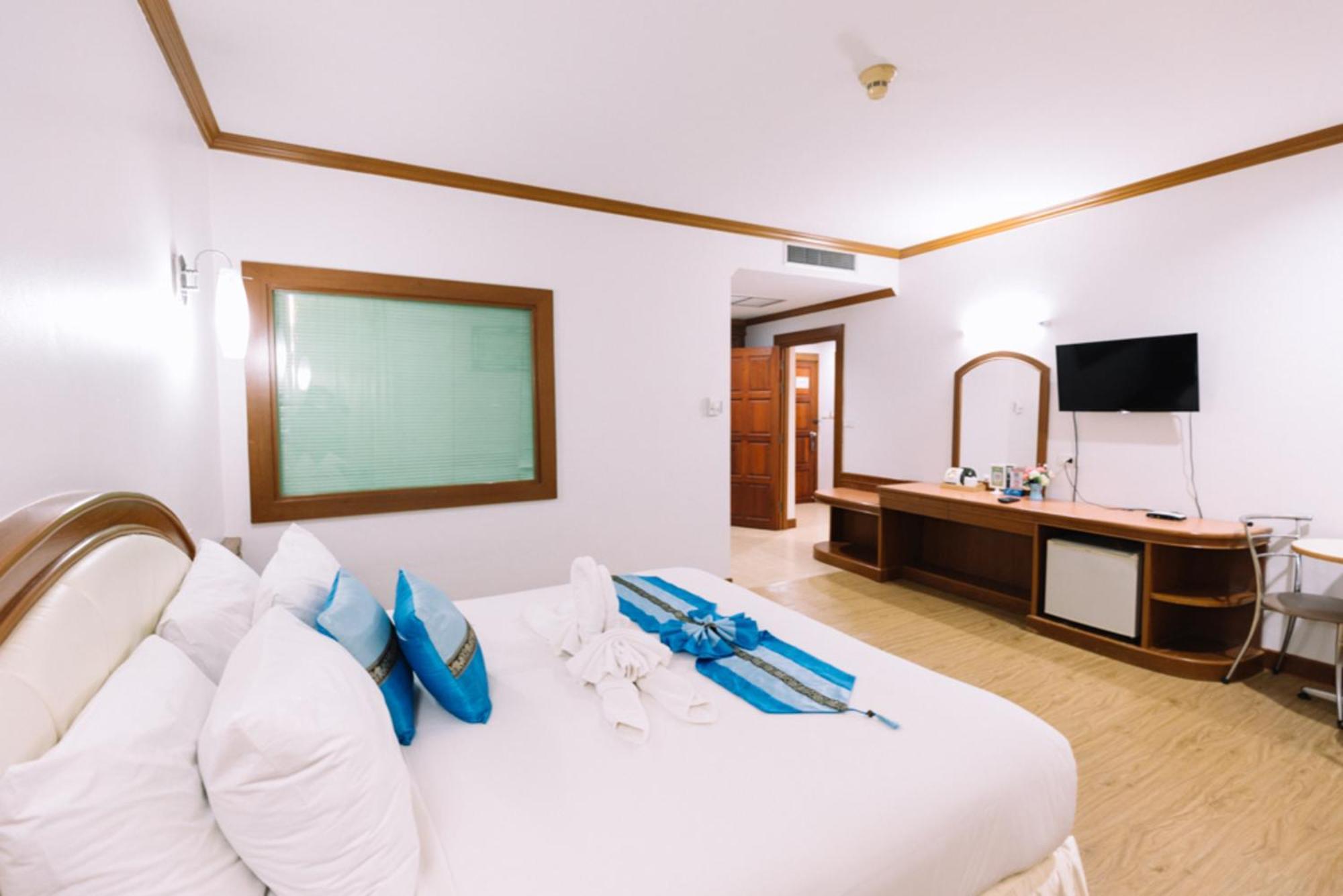 Chumphon Gardens Hotel Exterior photo