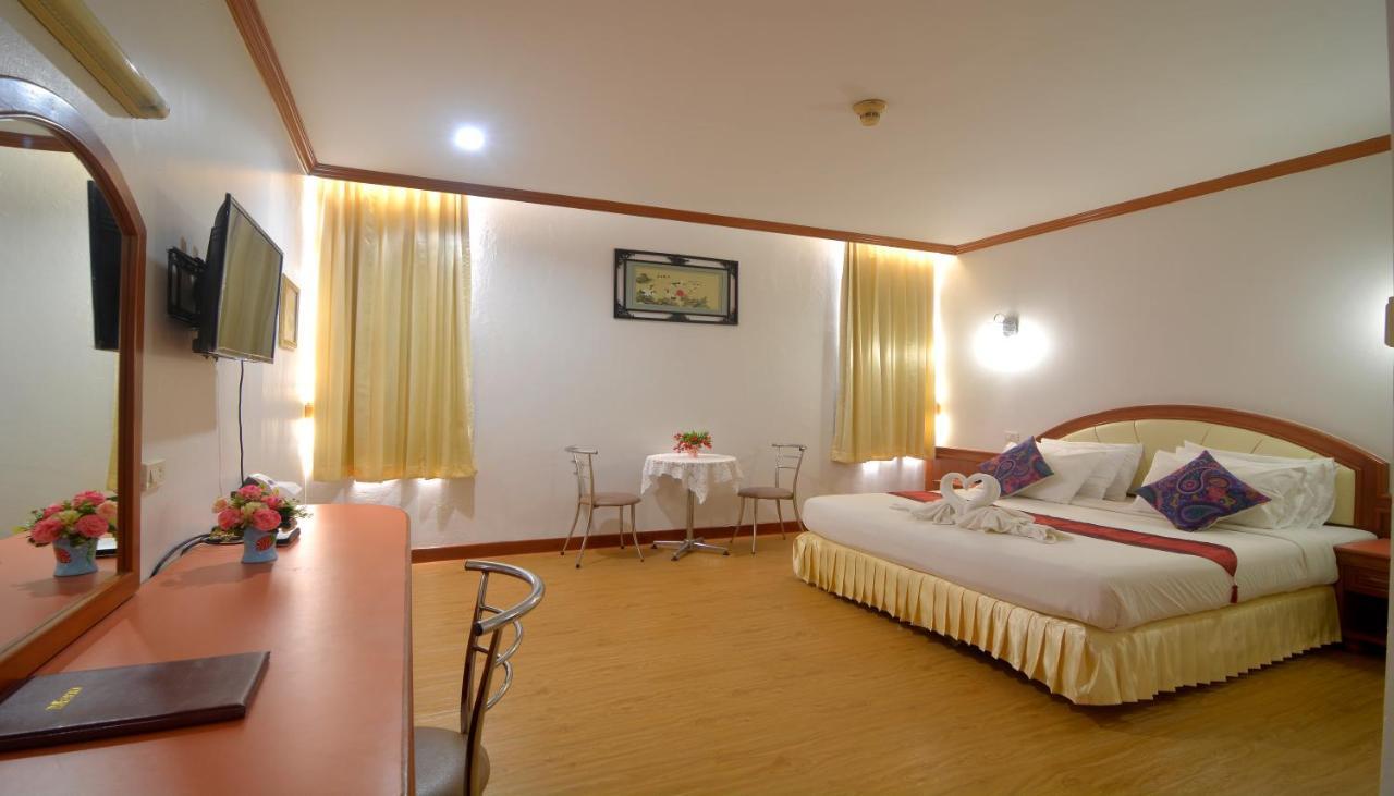 Chumphon Gardens Hotel Exterior photo